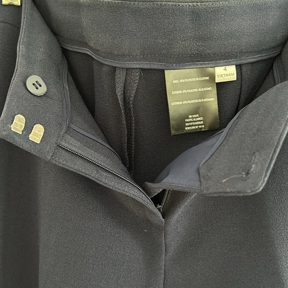 Tahari Arthur S. Levine Navy Blue Jacket and Pants, size 4 - Picture 8 of 9